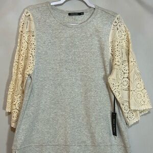 Doe & Rae Heather Gray Sweatshirt with Cream Lace Sleeves. Large